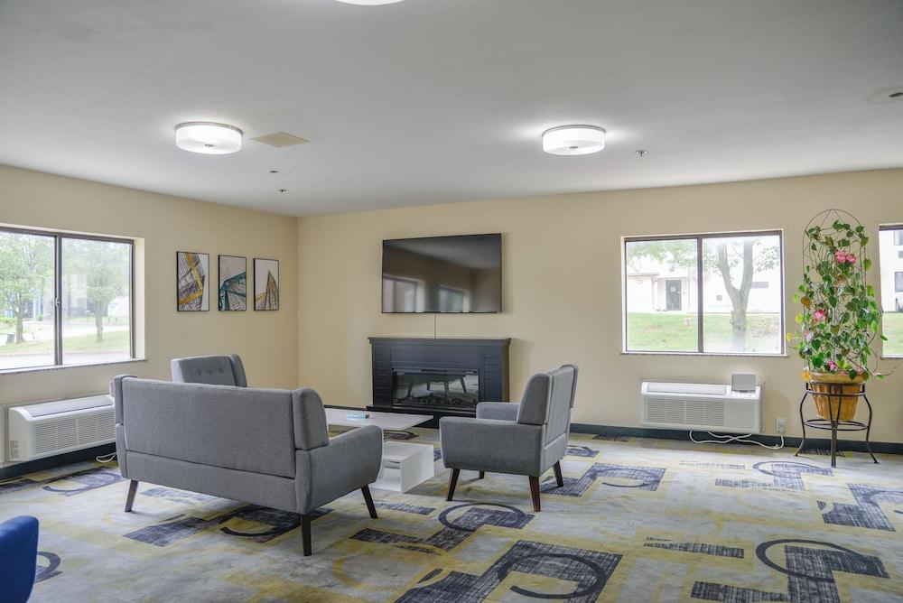 Days Inn by Wyndham Mount Vernon photo 2