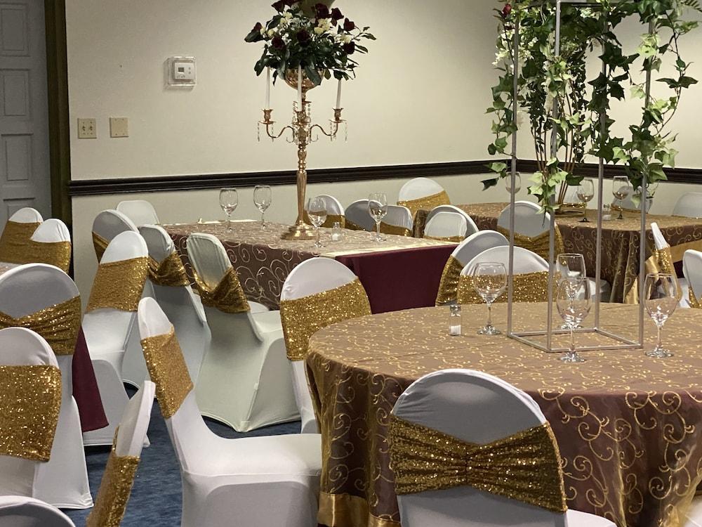 Days Inn by Wyndham Dothan photo 11