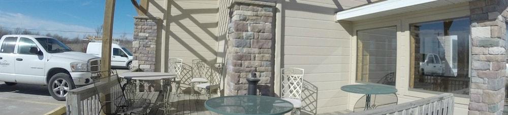Rock Creek Hotel photo 16