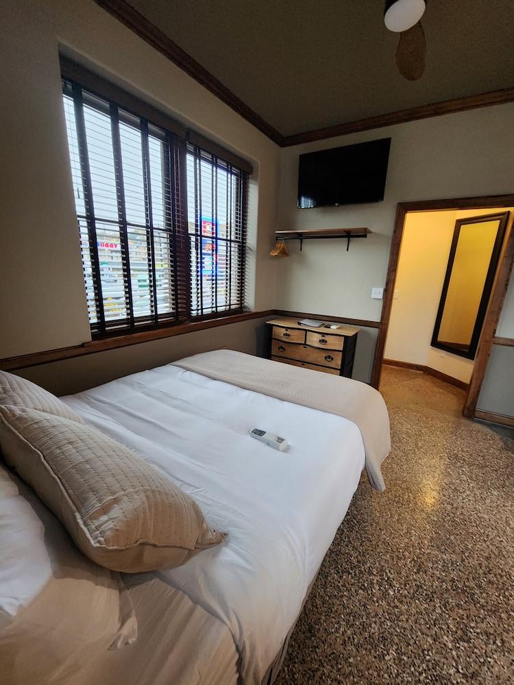 The Lodge Luxury Suites photo 41