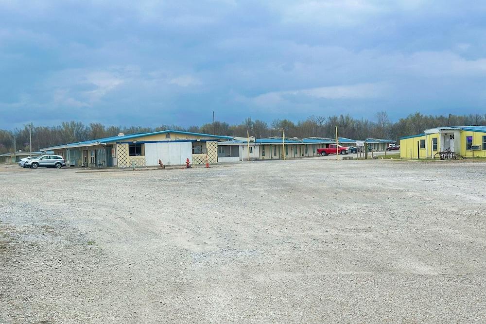 Shamrock Kings Inn By Oyo Marked Tree I-555 photo 82