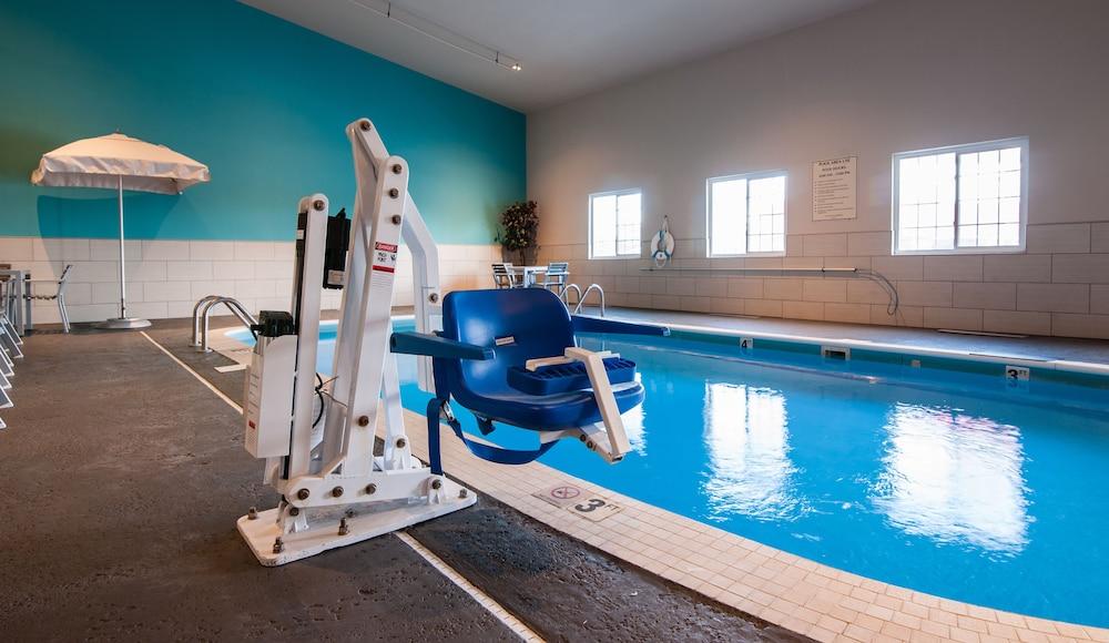 Best Western Plus University Park Inn & Suites photo 8
