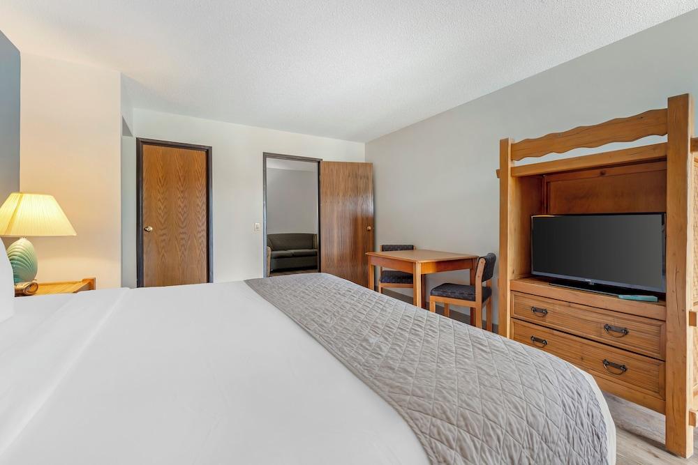 Polynesian Hotel & Suites Wisconsin Dells/Lake Delton photo 12