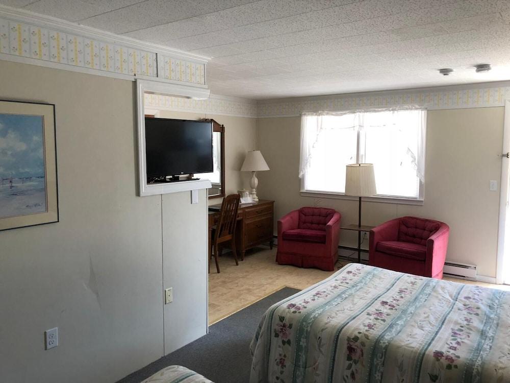 Doryman Motel photo 8