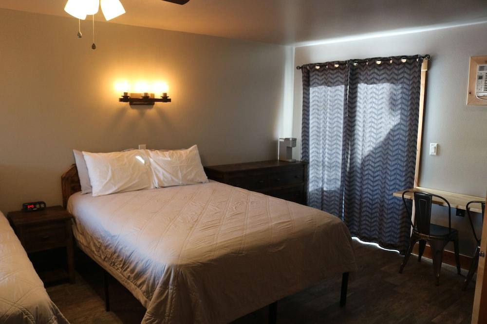 Columbine Inn photo 5