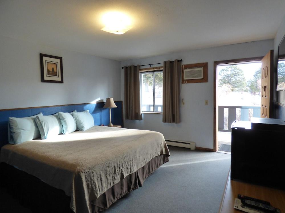 The Hitching Post Hotel and Farm Store photo 18
