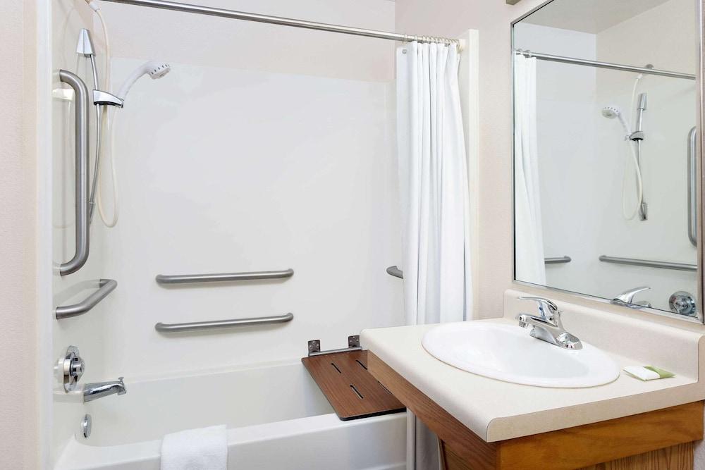 WoodSpring Suites Tyler Rose Garden photo 6