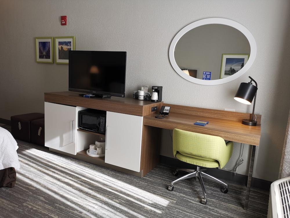 Hampton Inn & Suites Colorado Springs/Air Force Academy photo 25