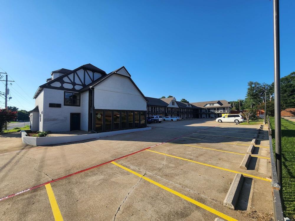Americas Best Value Inn Longview photo 13