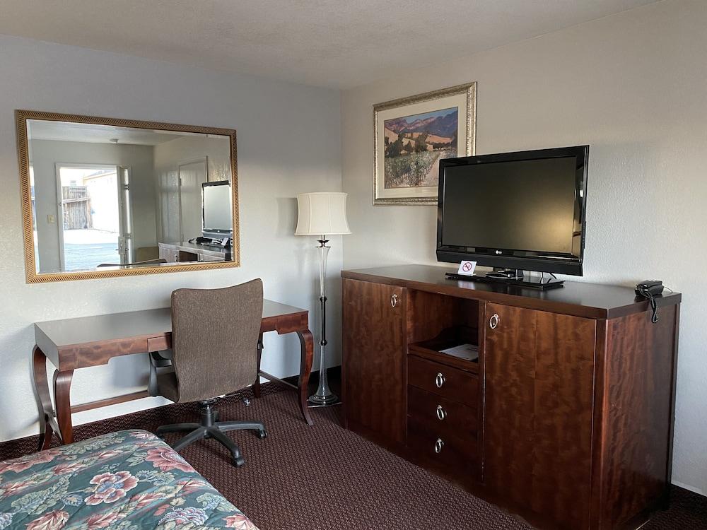 Four Corners Inn photo 33