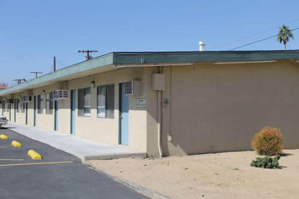 Indio Holiday Motel photo 36