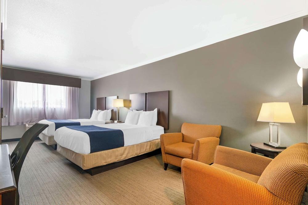 Best Western Plus Olathe Hotel photo 16