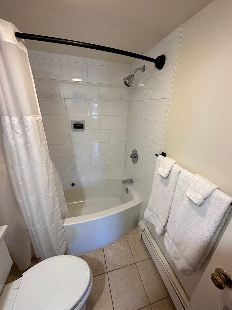 Inn at Perkins Cove photo 62