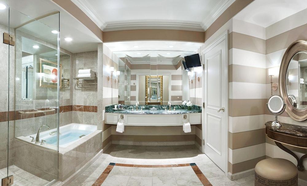 The Venetian Prestige Club Lounge photo 58