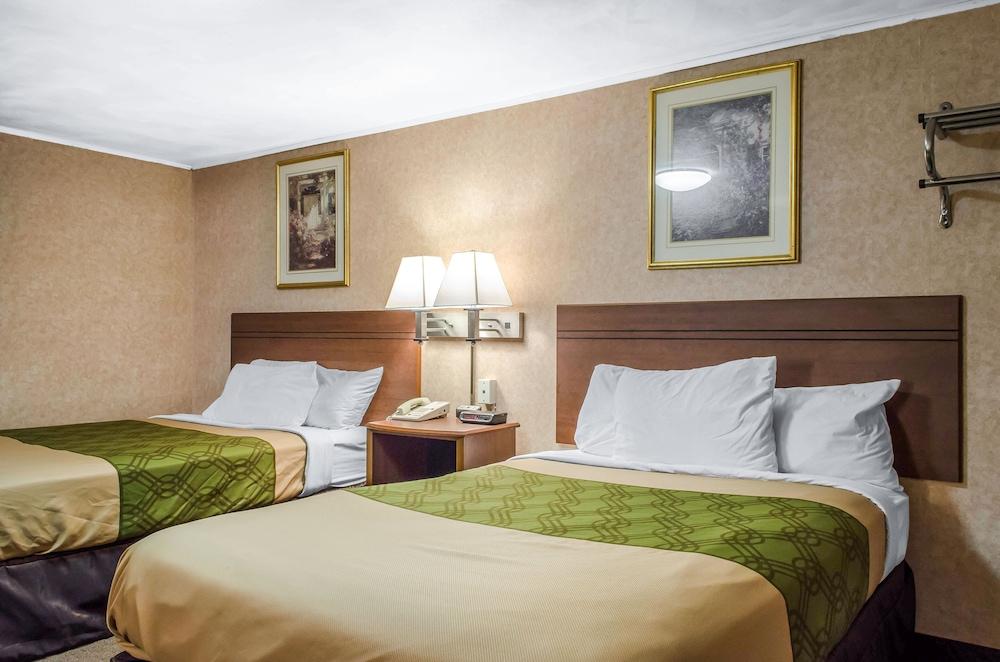 Econo Lodge Bellefonte I-99 photo 17