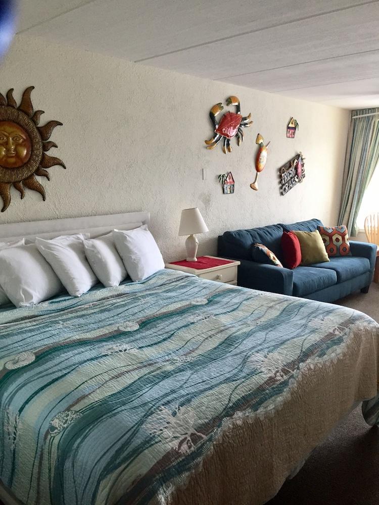 Lollipop Motel photo 7