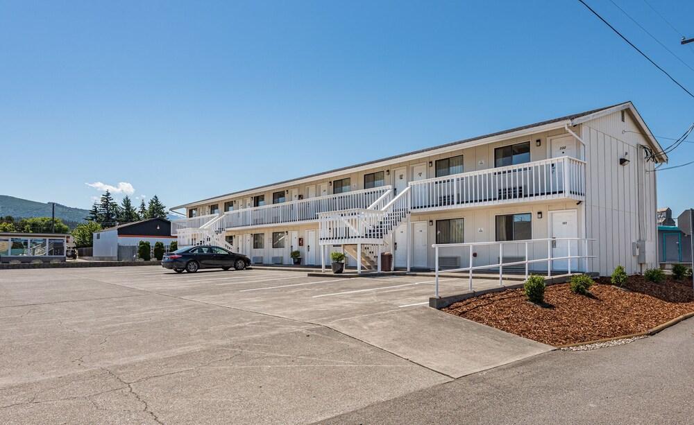 Sundowner Motel photo 21