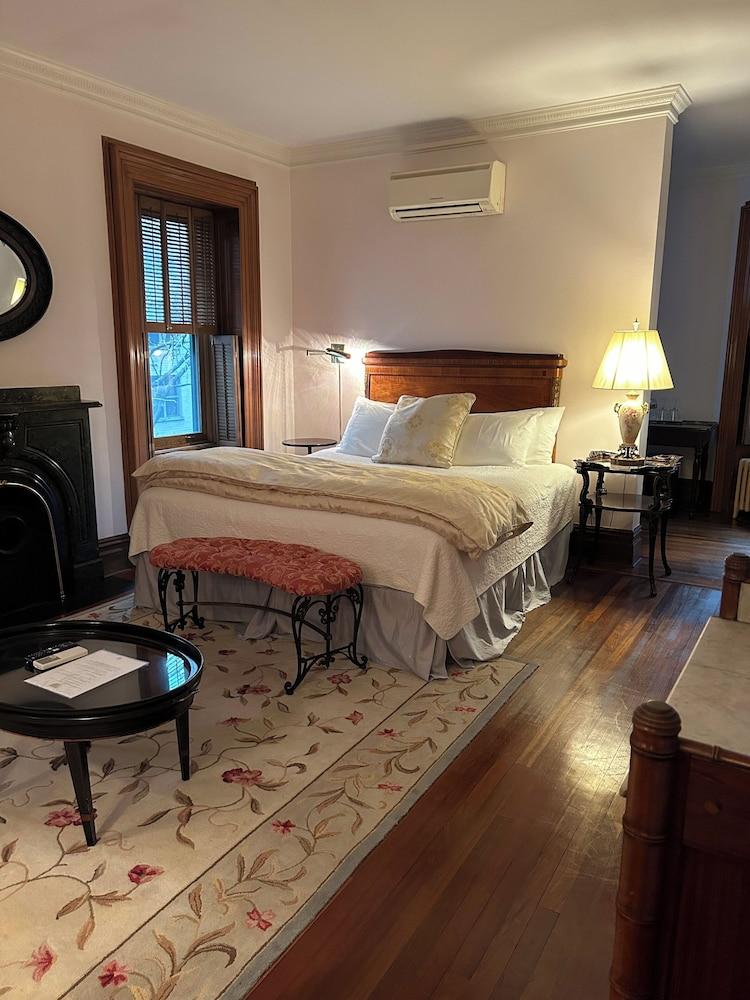 The Inn at Irving Place photo 7