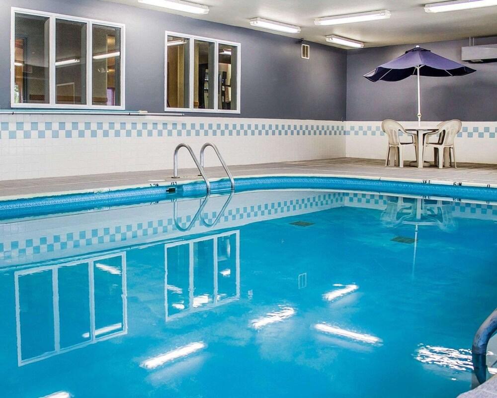 Quality Inn & Suites Sturgeon Bay photo 30