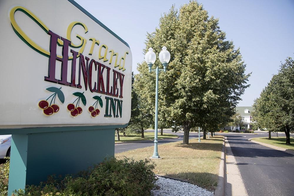 Grand Hinckley Inn photo 1