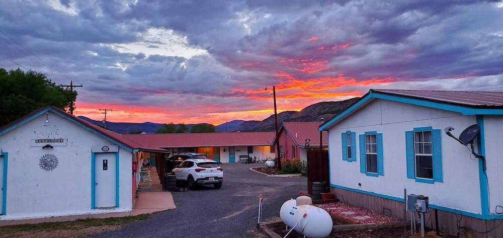 Hikers Cimarron Inn & RV Park LLC photo 62