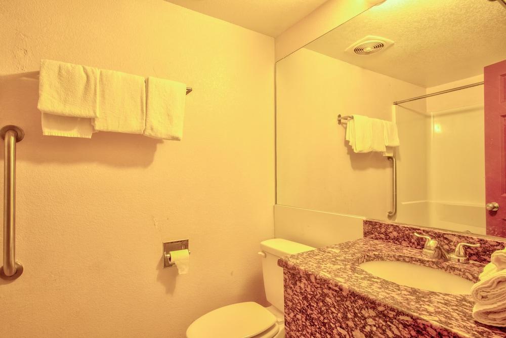 Clearwater Hotel photo 73