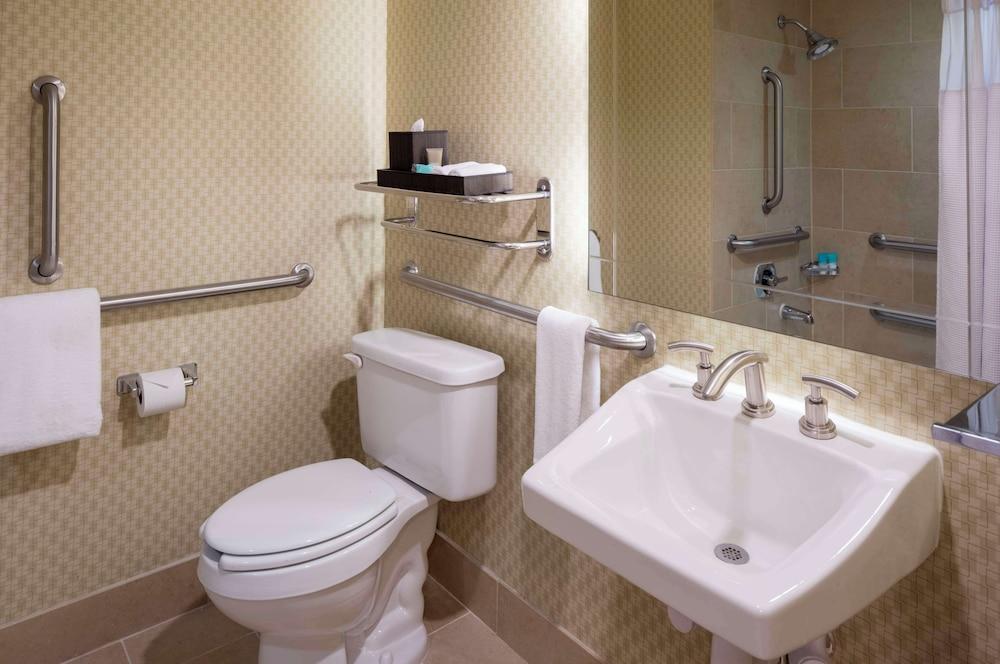 Sonesta Hotel Houston IAH Airport photo 37