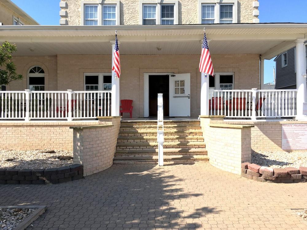 Belmar Inn photo 7