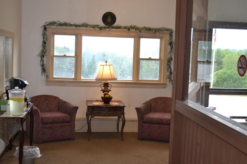 Henniker Motel photo 15