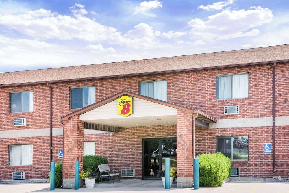 Super 8 by Wyndham Chanute — hotel in Chanute