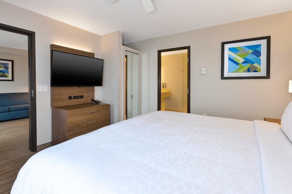 Holiday Inn Express & Suites Petoskey by IHG photo 5