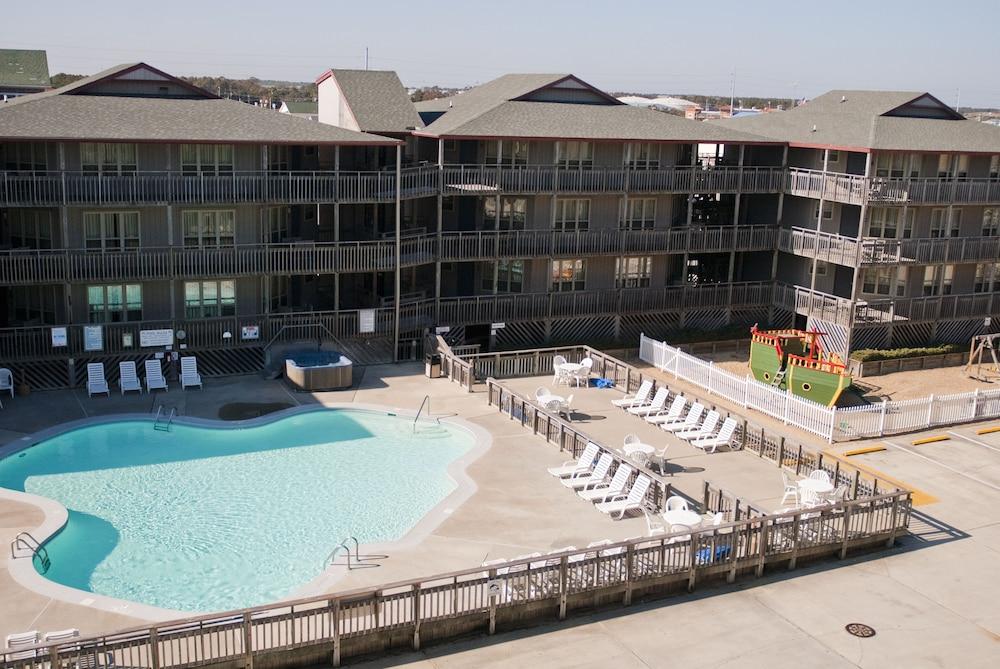 Outer Banks Beach Club photo 37