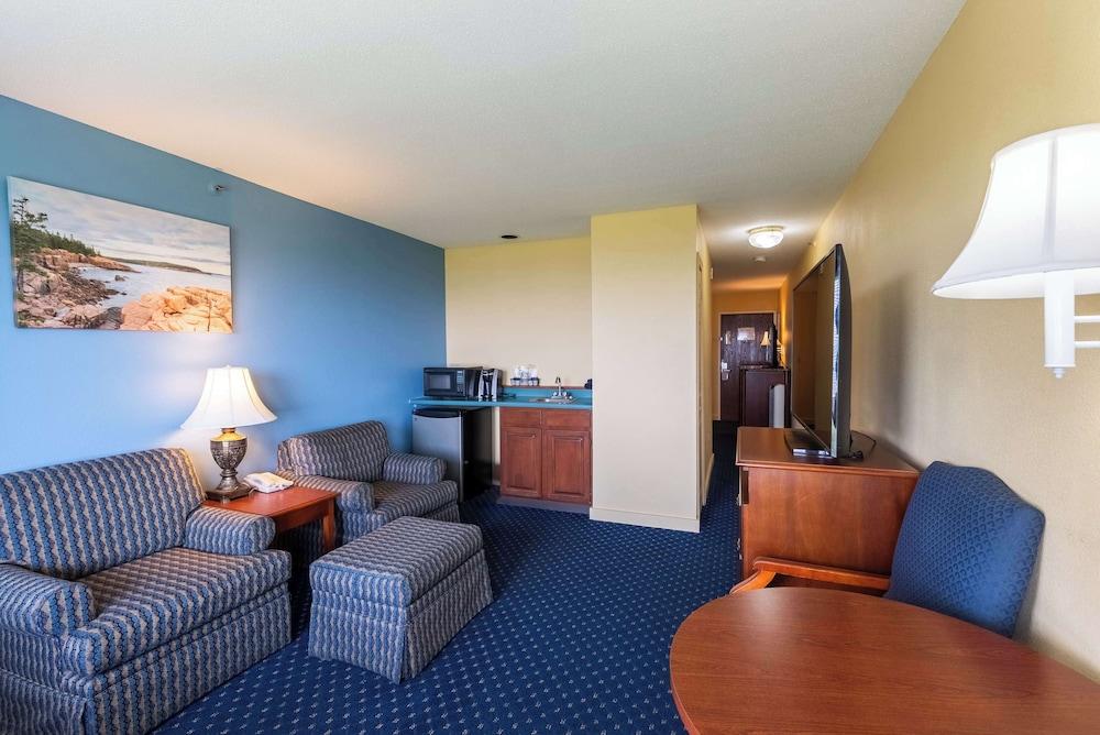 Fireside Inn & Suites - Belfast photo 54