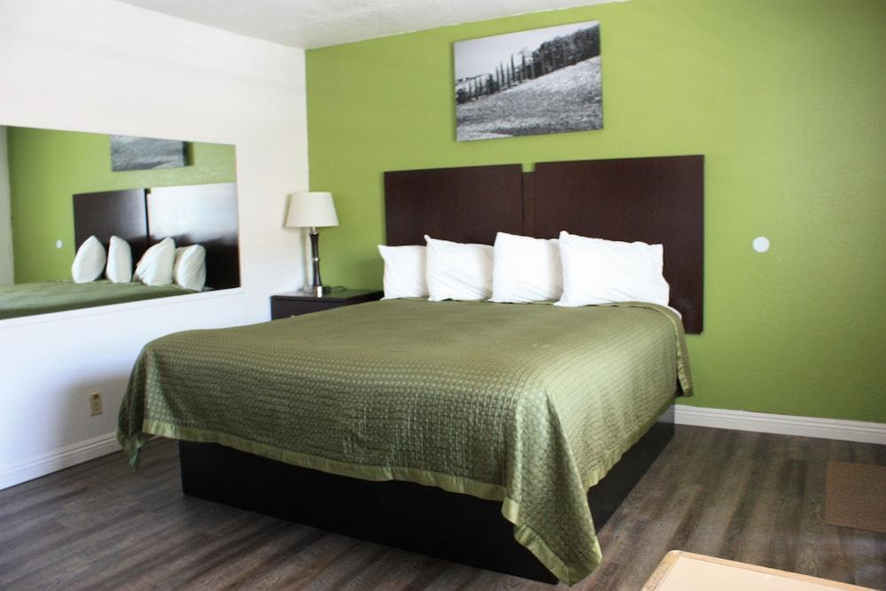 Express Inn photo 11