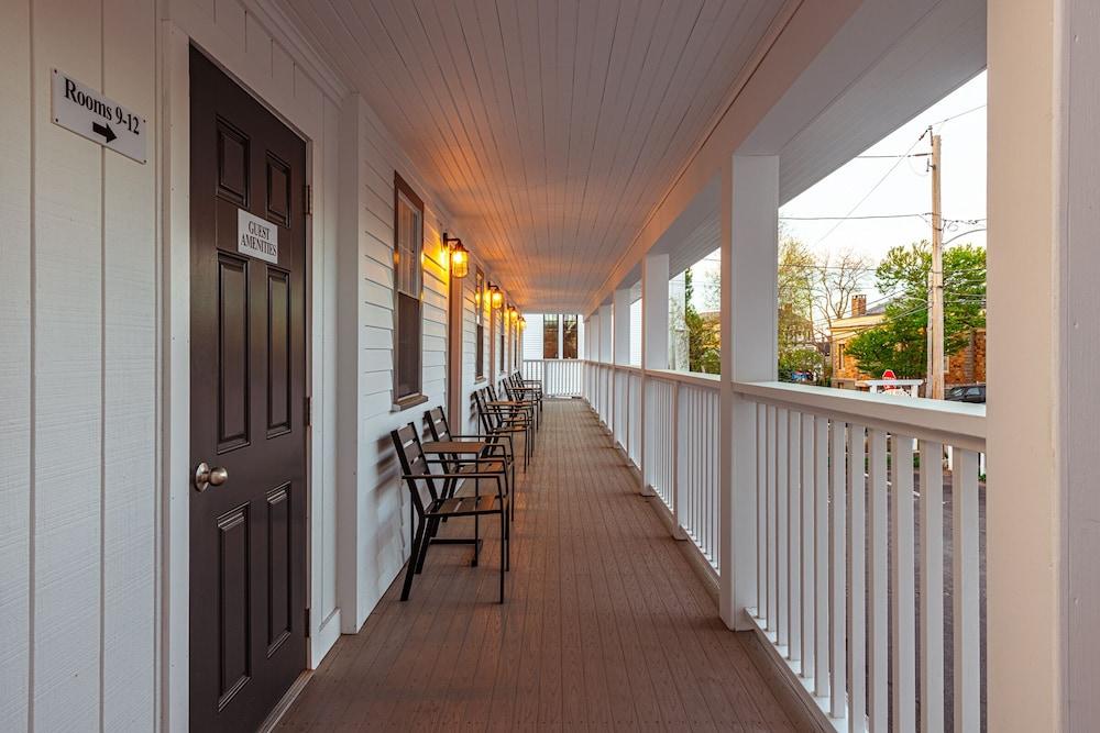 Eagle House Motel photo 40