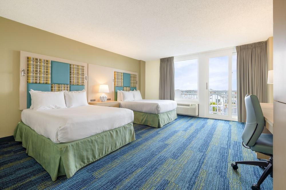Port-O-Call Hotel photo 19