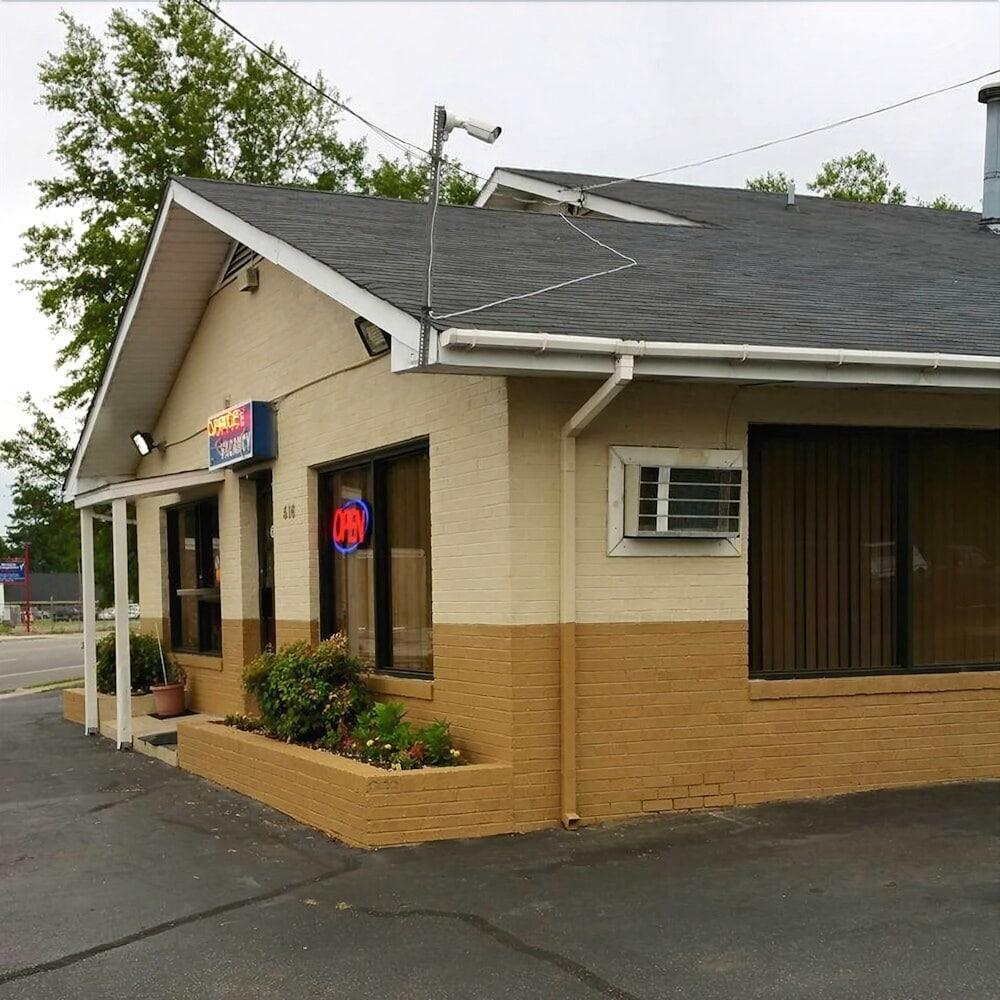 Loyalty Inn Rockingham photo 12