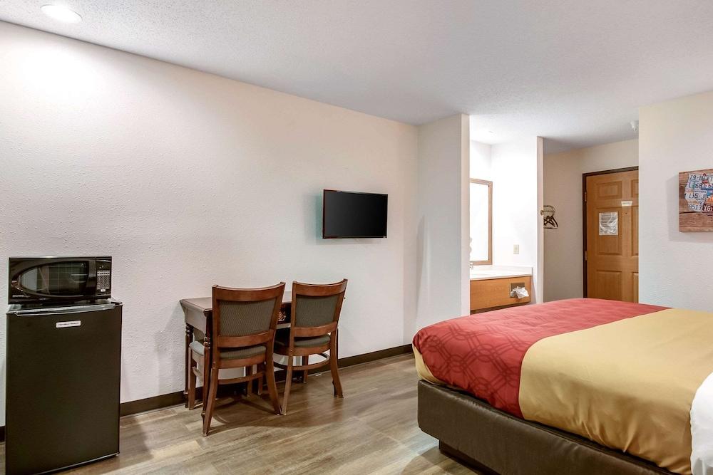 Econo Lodge Franklin photo 5
