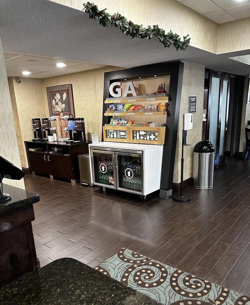 Comfort Inn Darien - North Brunswick photo 19