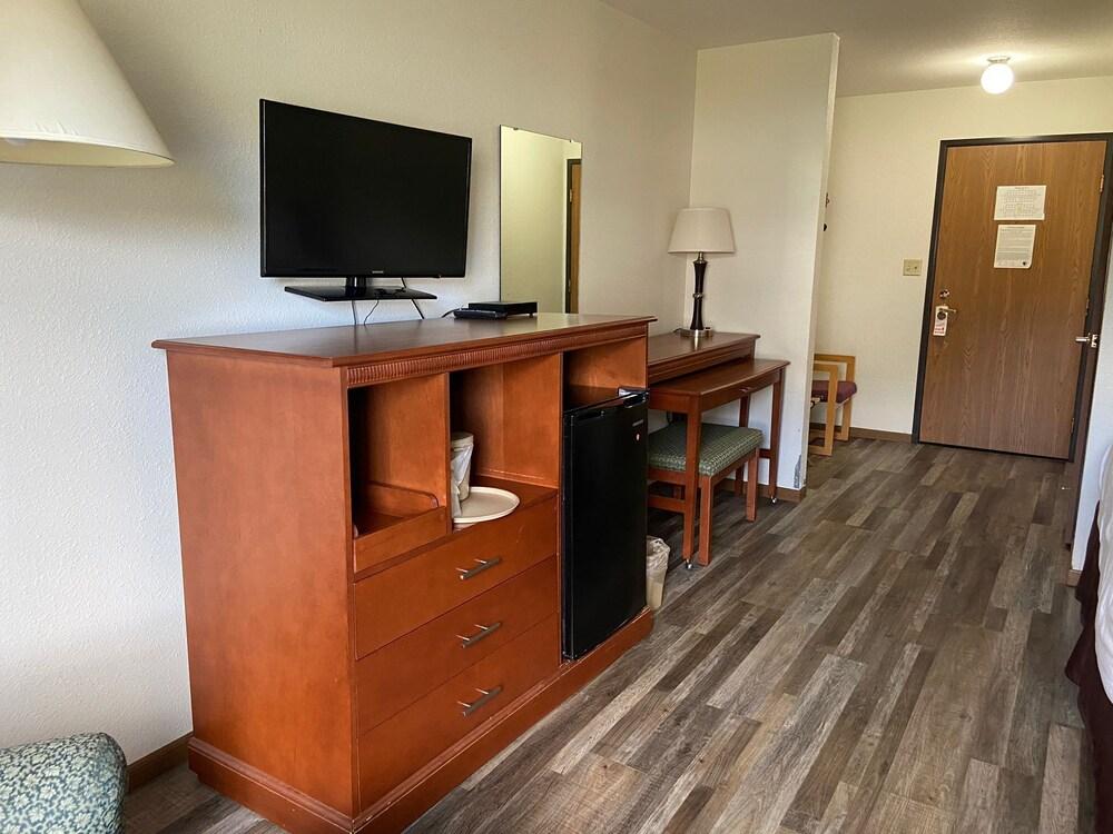 Plymouth Suites Hotel photo 9