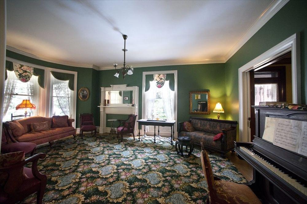 The Peter Herdic Inn photo 45