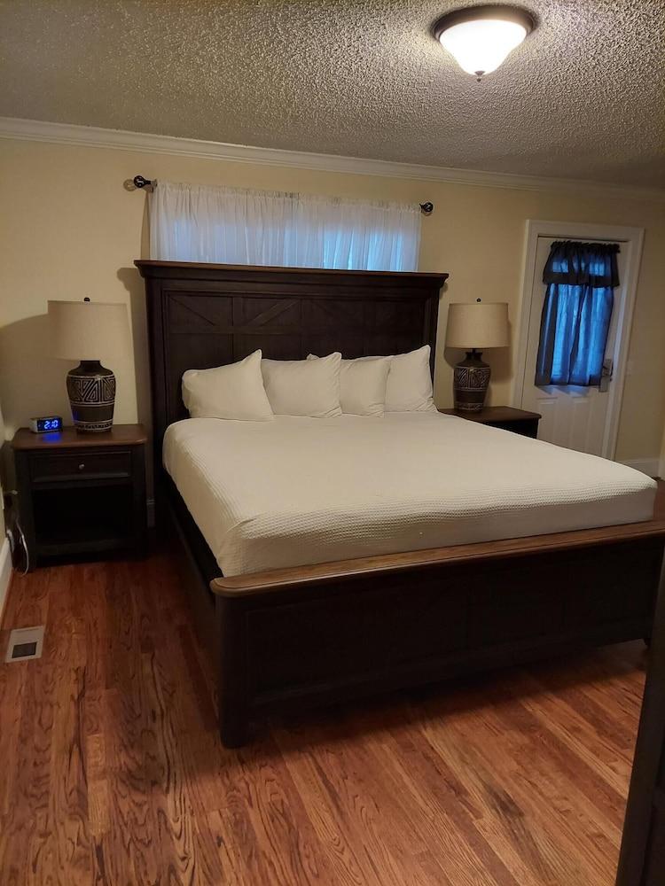 The Smith House photo 28