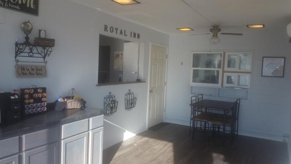 Royal Inn photo 3