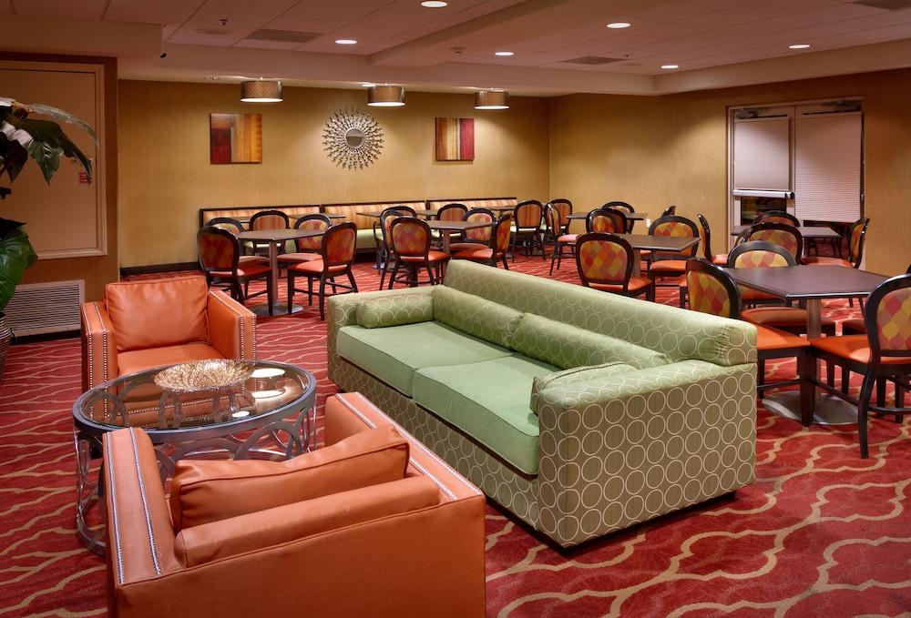 Hampton Inn & Suites by Hilton Mesquite photo 32