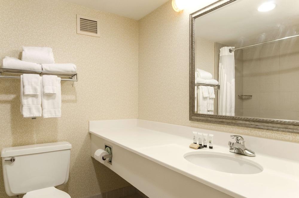 Red Lion Hotel & Conference Center Cheyenne photo 27
