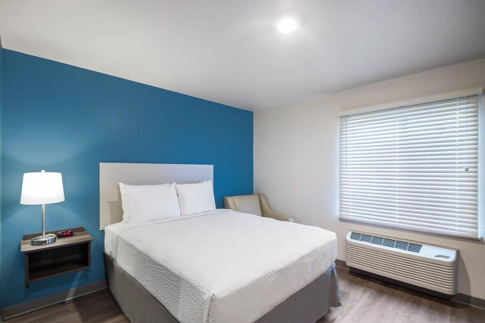WoodSpring Suites Chicago Addison photo 5