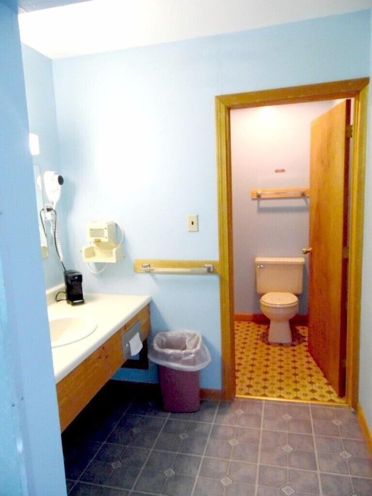 Redclyffe Shore Motor Inn photo 30
