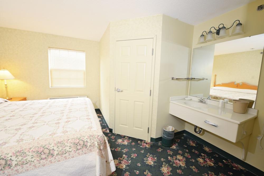 Our Guest Inn and Suites - Downtown photo 12