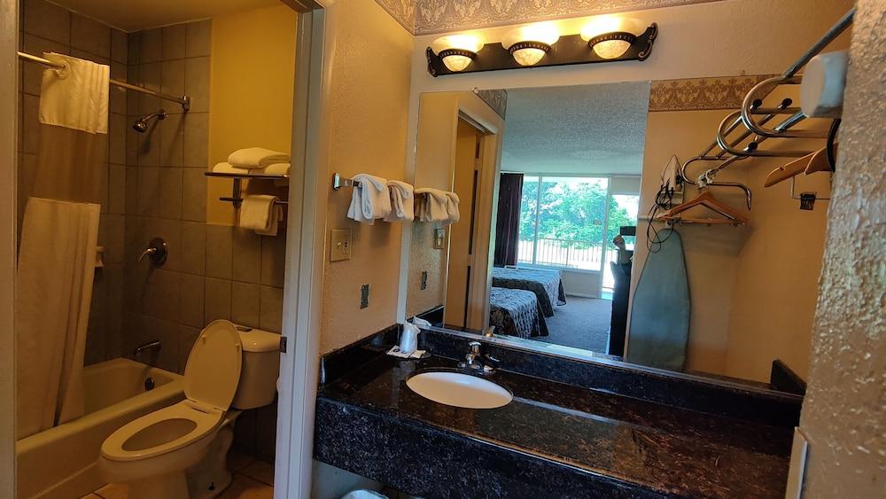 Countryside Inn & Suites photo 22