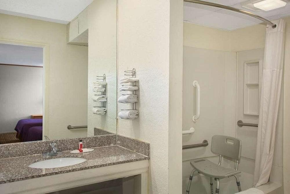 Economy Hotel Wichita- Florence St. photo 8